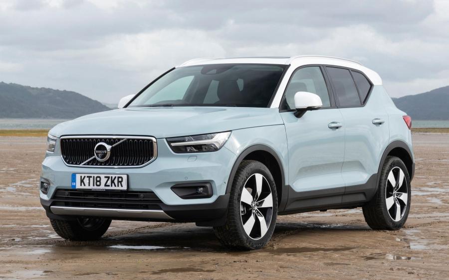 Volvo XC40 T3 Momentum (UK) '2018